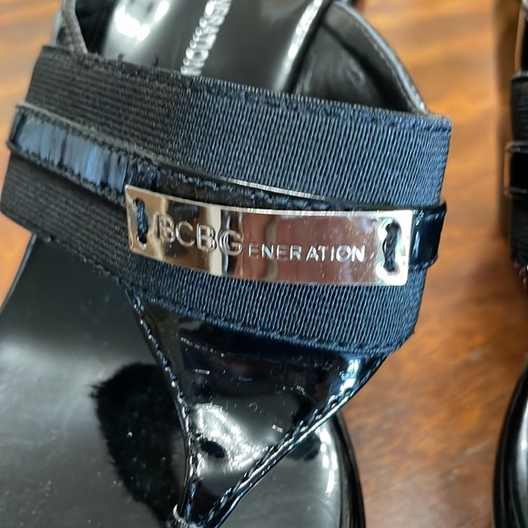 BCBG black patent wedge - Sz 6 - Picture 2 of 8